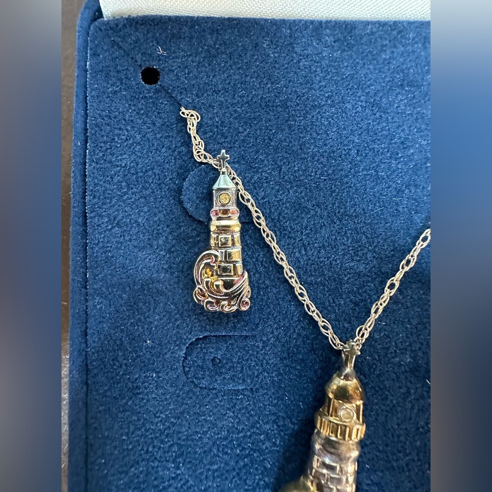 Bradford Exchange "Light of Hope" diamond lighthouse necklace matching earrings - Picture 3 of 8